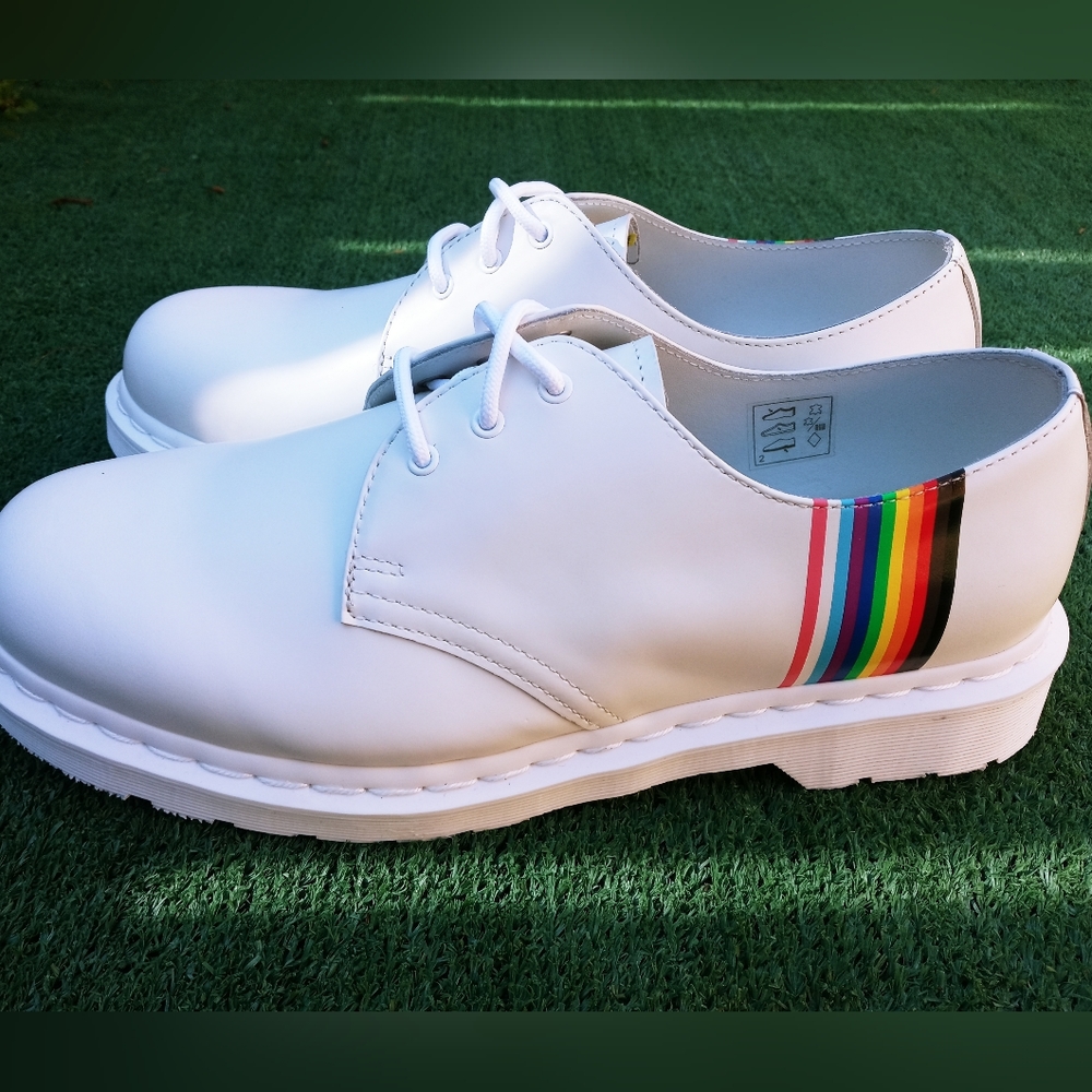 Mens size 10 Dr Martens Pride